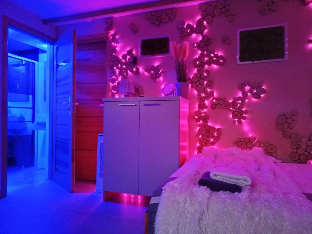 Lux Houses W Domku Tylko Dwa Apartamentyz Jacuzzi Zewnetrznym Groń Kültér fotó