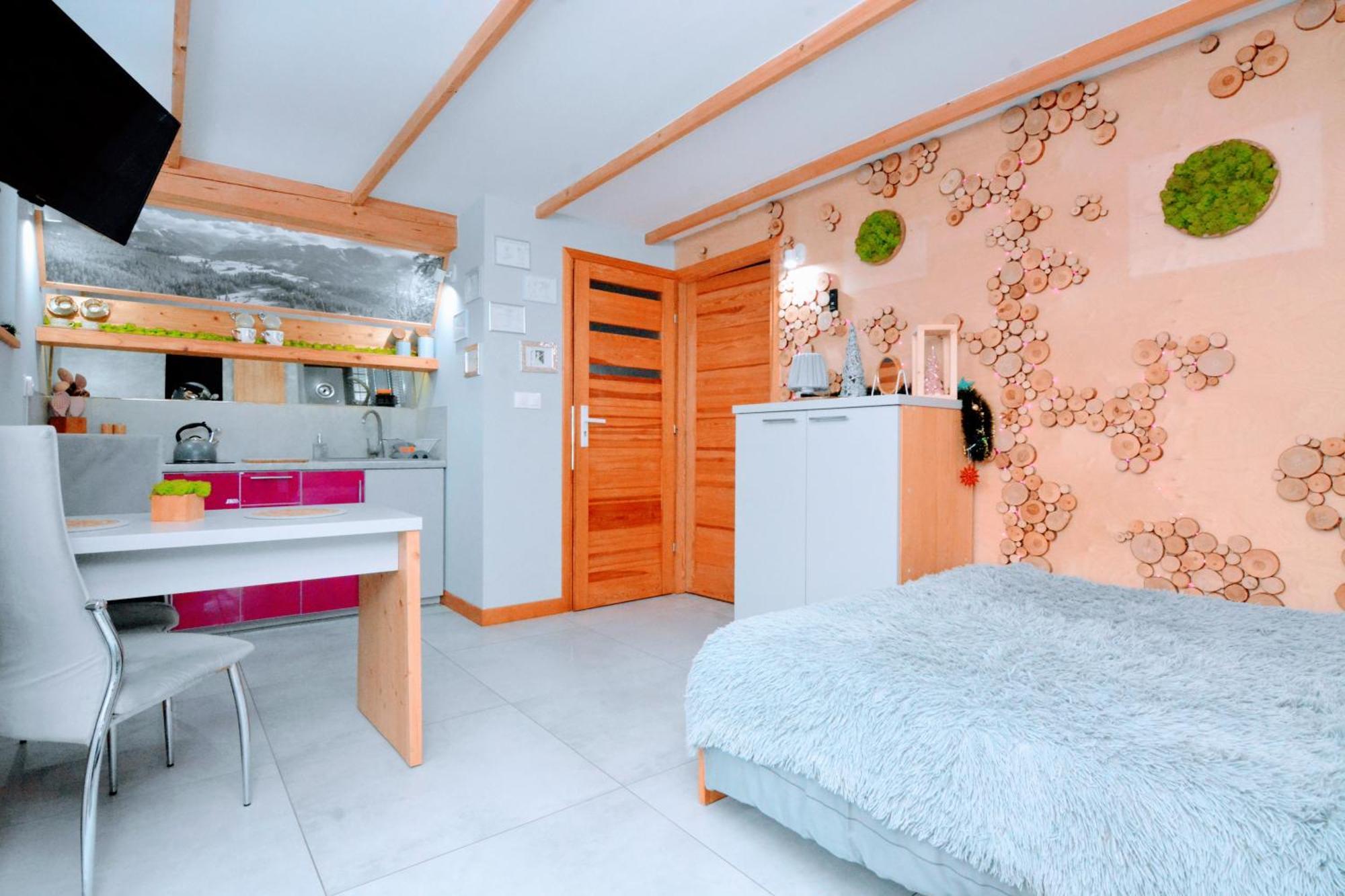 Lux Houses W Domku Tylko Dwa Apartamentyz Jacuzzi Zewnetrznym Groń Kültér fotó