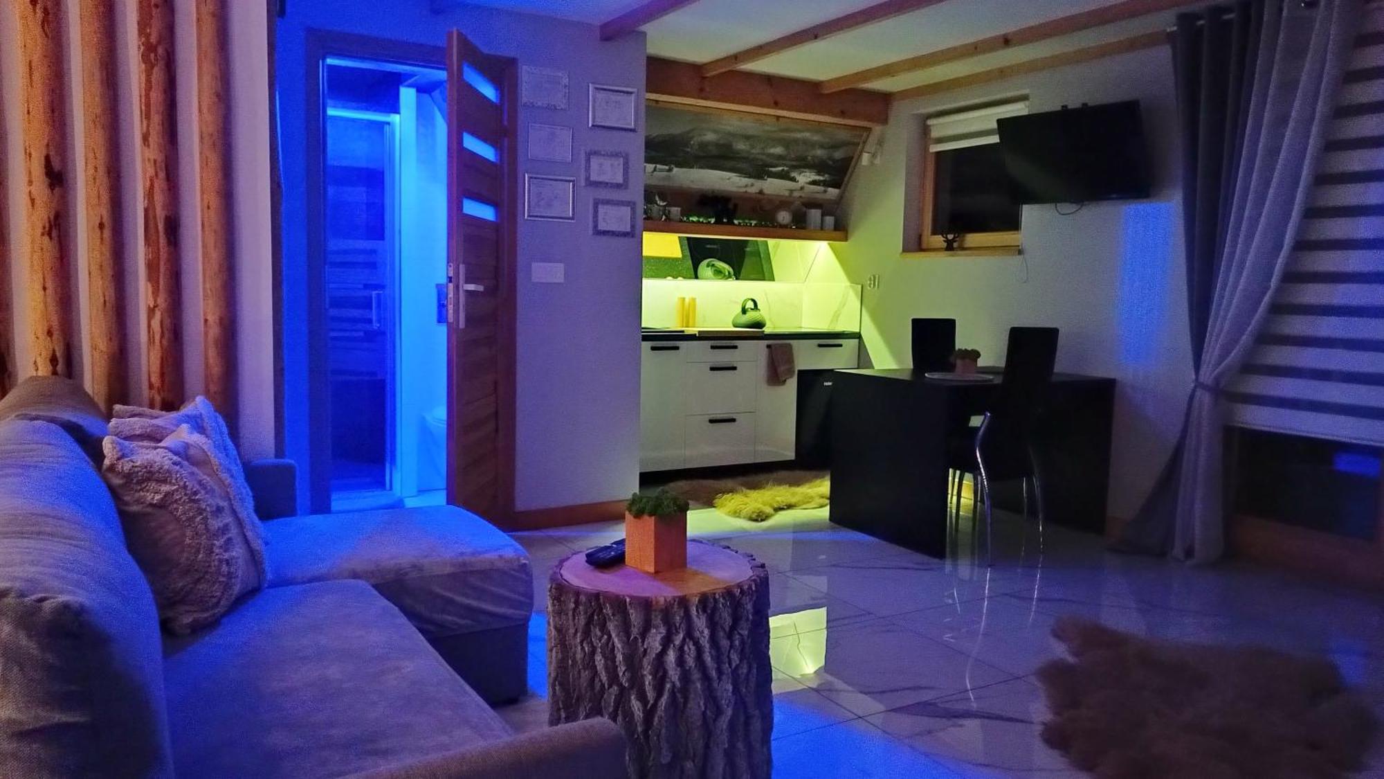 Lux Houses W Domku Tylko Dwa Apartamentyz Jacuzzi Zewnetrznym Groń Kültér fotó