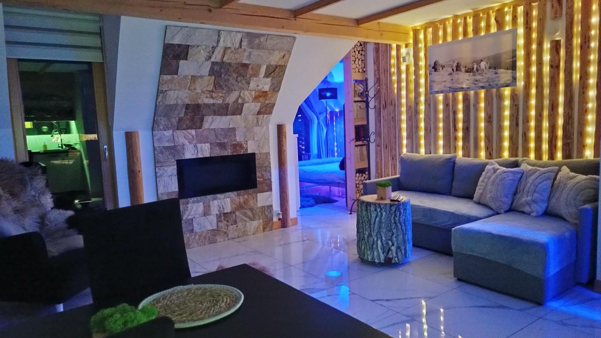 Lux Houses W Domku Tylko Dwa Apartamentyz Jacuzzi Zewnetrznym Groń Kültér fotó