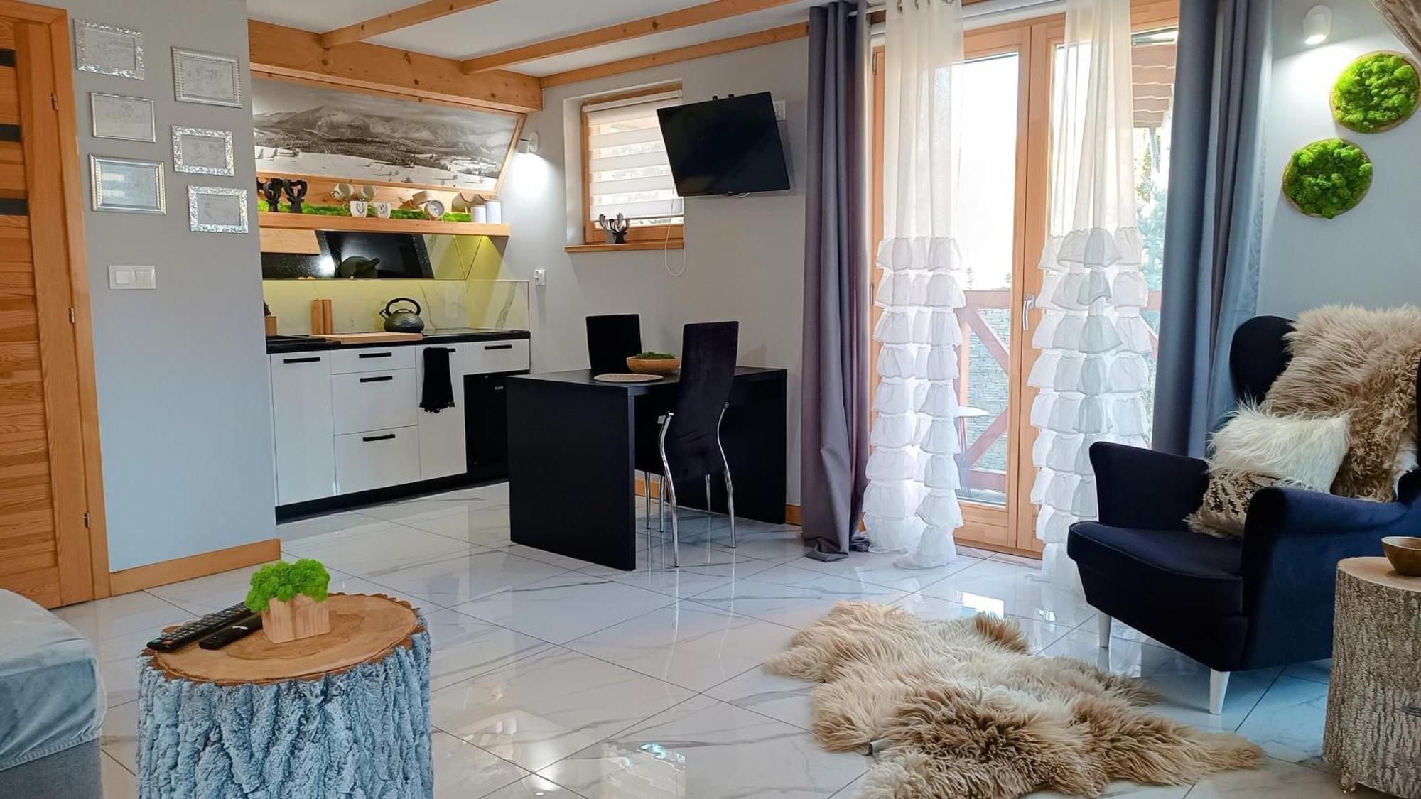 Lux Houses W Domku Tylko Dwa Apartamentyz Jacuzzi Zewnetrznym Groń Kültér fotó
