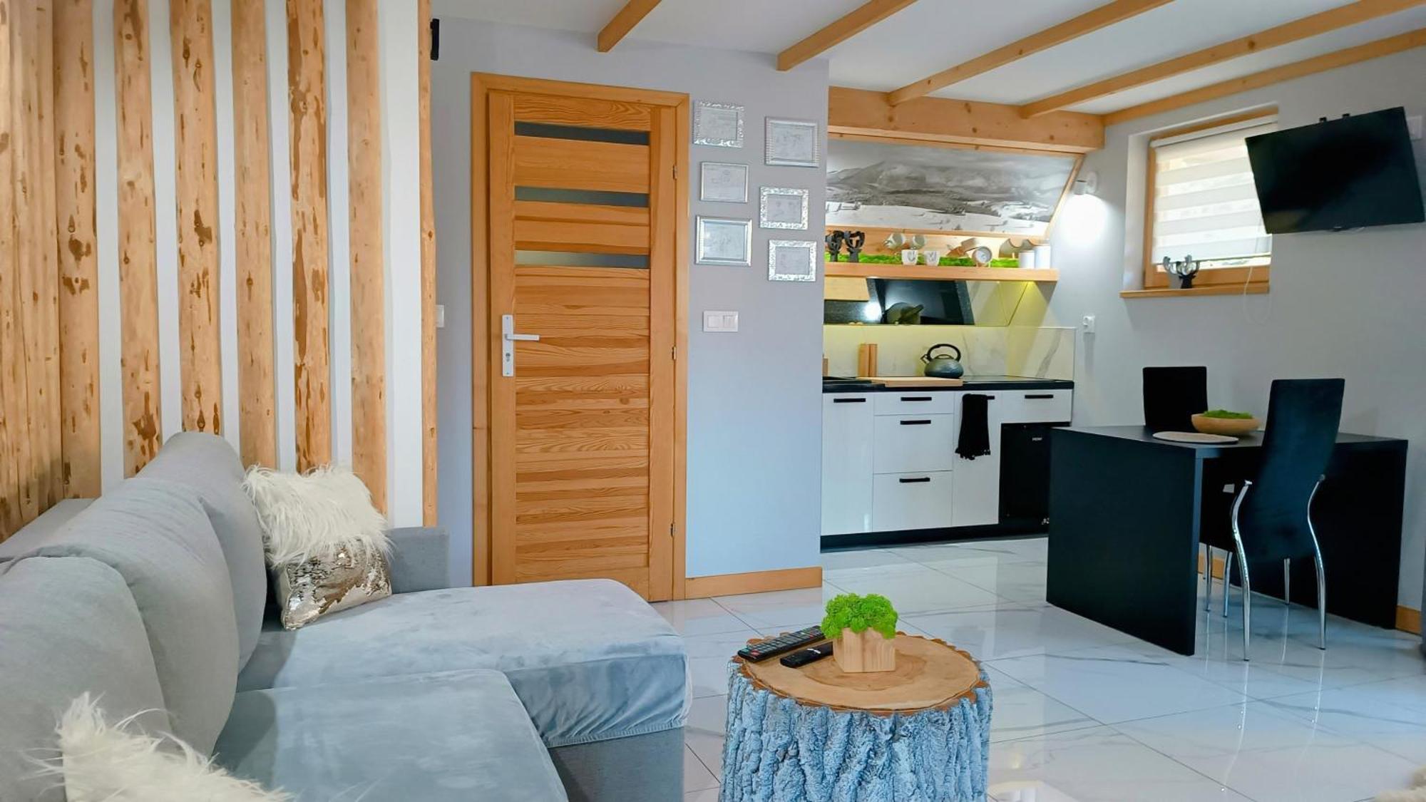 Lux Houses W Domku Tylko Dwa Apartamentyz Jacuzzi Zewnetrznym Groń Kültér fotó